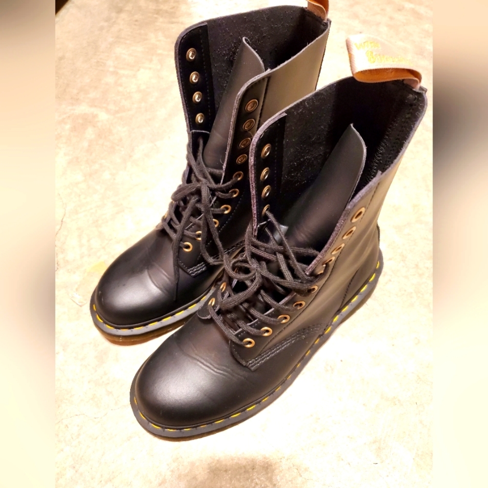 Dr. Martens 1490 10 eye women's 10 men's 9